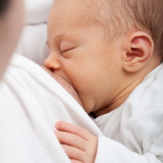 breastfeeding the first days